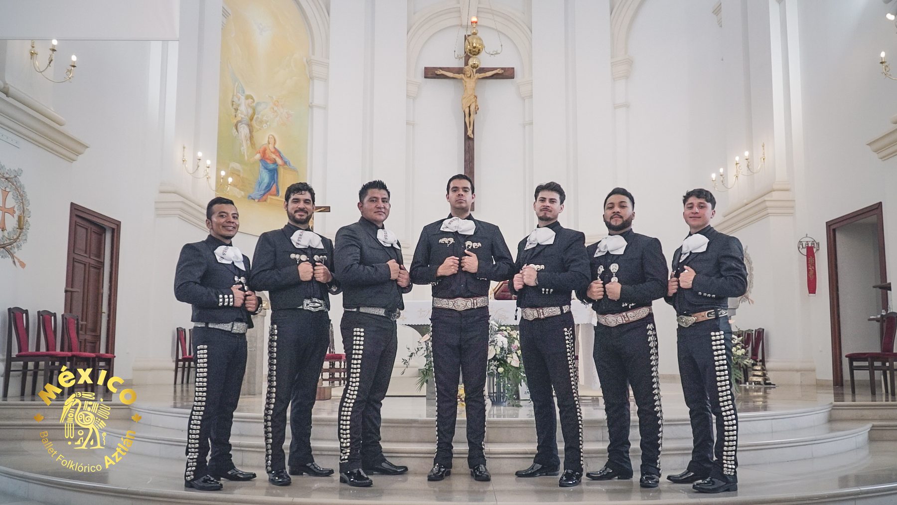 Mariachi Aztlán inside a church in Poland